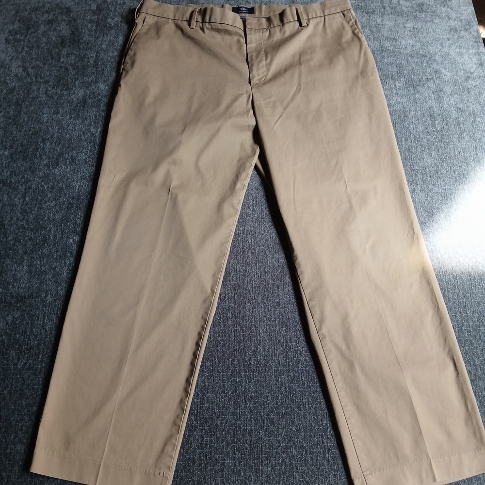 Dockers Classic Fit Khaki Pants Mens 42x32 Tan Cotton Blend Stretch Chinos